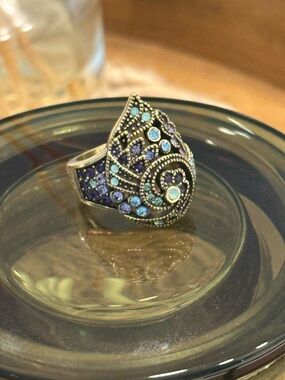 Elegant Heidi Daus Blue & Purple Swarovski Crystal Teardrop Size 7 Ring